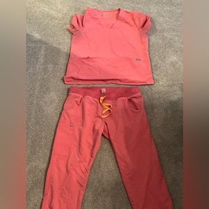 Womens fig scrub set